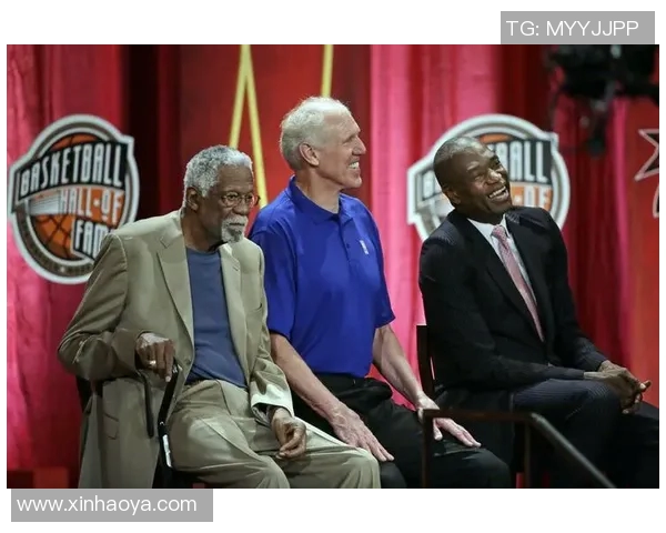 沃顿与姚明的篮球传奇交汇点探讨两位巨星的影响与成就 沃顿与姚明的篮球传奇交汇点探讨两位巨星的影响与成就