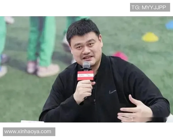 姚明深入新疆篮球文化探访与青少年互动分享成长经历 姚明深入新疆篮球文化探访与青少年互动分享成长经历